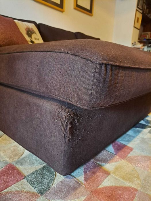 Sofá de três lugares com chaise long