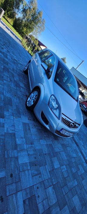 Opel Zafira 1.8 benzyna xenon alufelgi  hak serwisowany