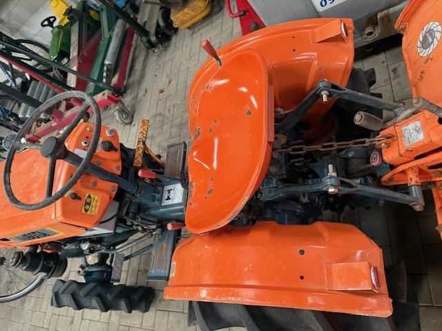 KUBOTA ZB 6000 z glebogryzarką . sprowadzona  napęd na 4 koła