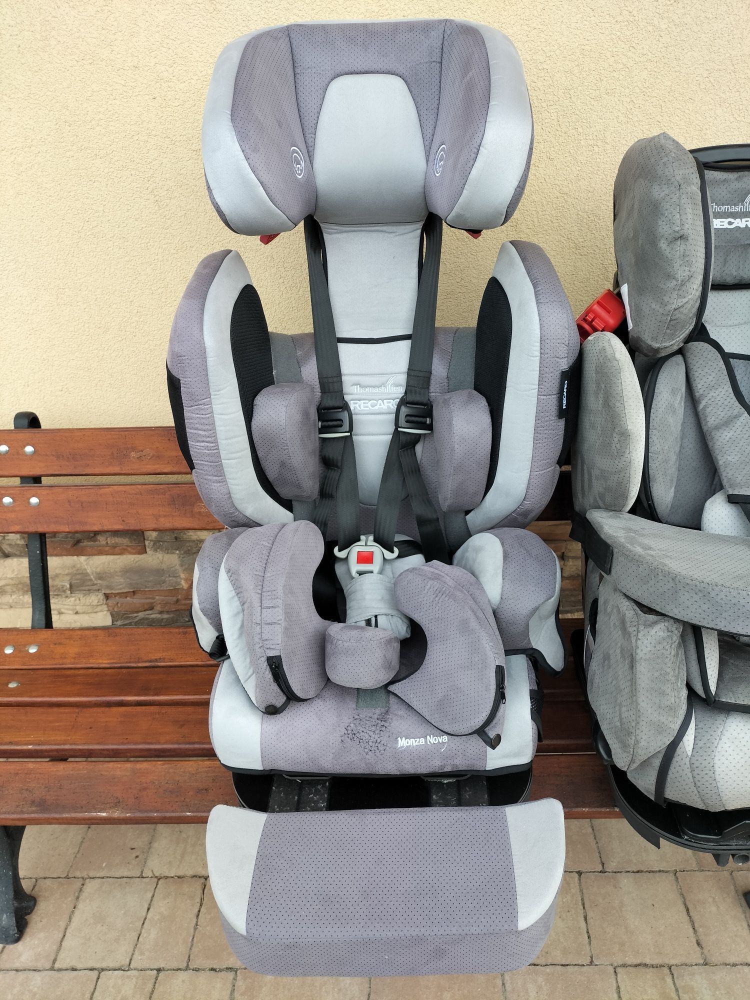 2 sztuki fotelik..Recaro Monza Nova 2 i Recaro Sport Reha ,baza ISOFIX