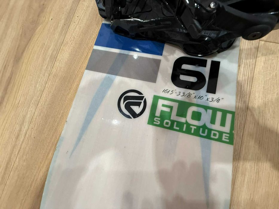 Deska Flow Solitude 162 cm z wiązaniami Rome – bardzo dobry stan!