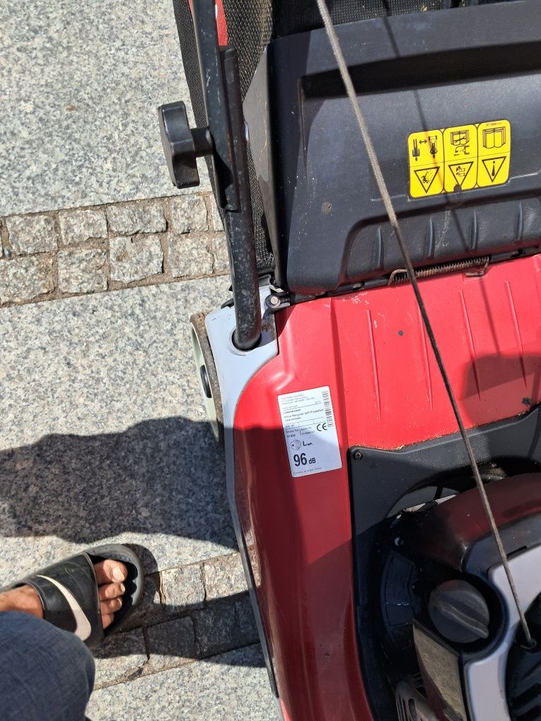 Kosiarka z napędem i koszem TORO