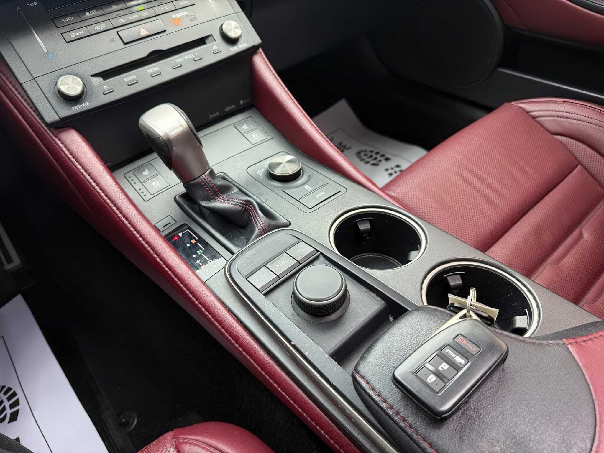 Lexus  Rс 200T      2016
