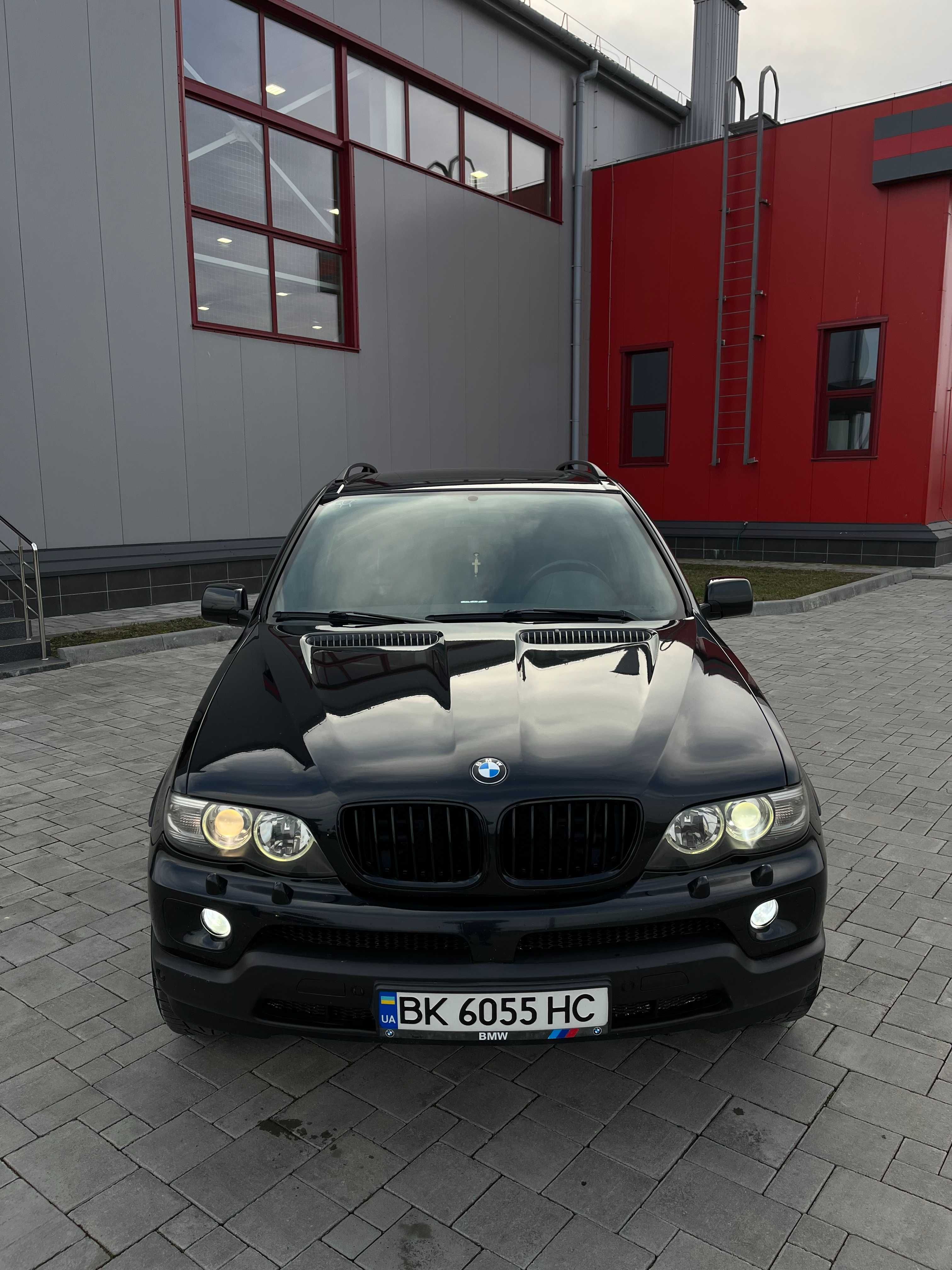 Автомобіль BMW X5