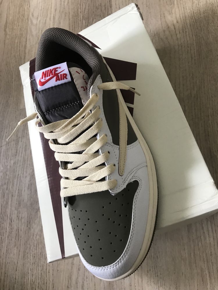 Nike x Travis scott Reverse mocha