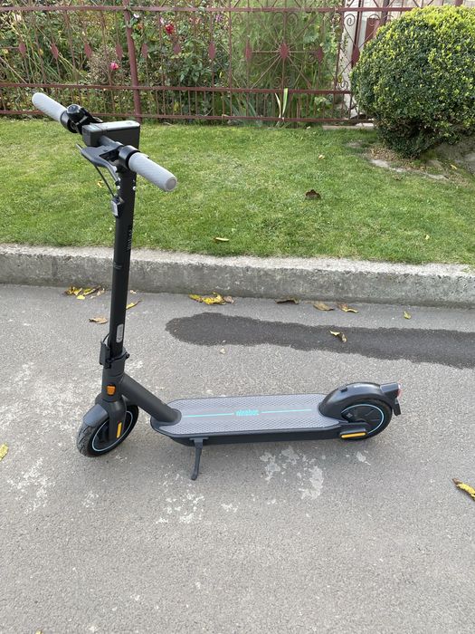 Електро самокат Ninebot