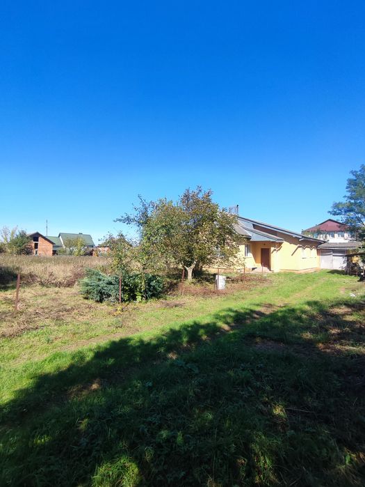 Продаж поруч з Франківськом житлового будинку 150 м2 та землі 39 сот