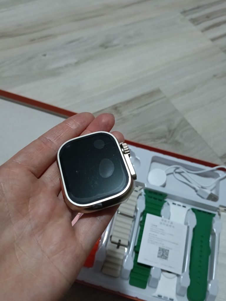 Nowy smartwatch z wymiennymi paskami