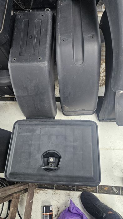 Skrzynki narzedziowe, nadkola do busa