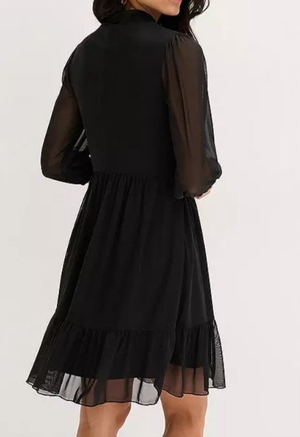 B.P.C sukienka czarna z siateczki z krawatką 48/50.