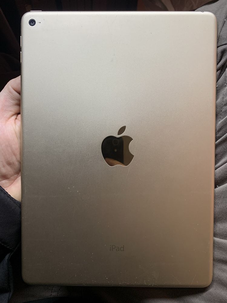 Планшет Apple iPad Air 2 Gold 64gb акб 94% ios 15.8.2 viber zoom