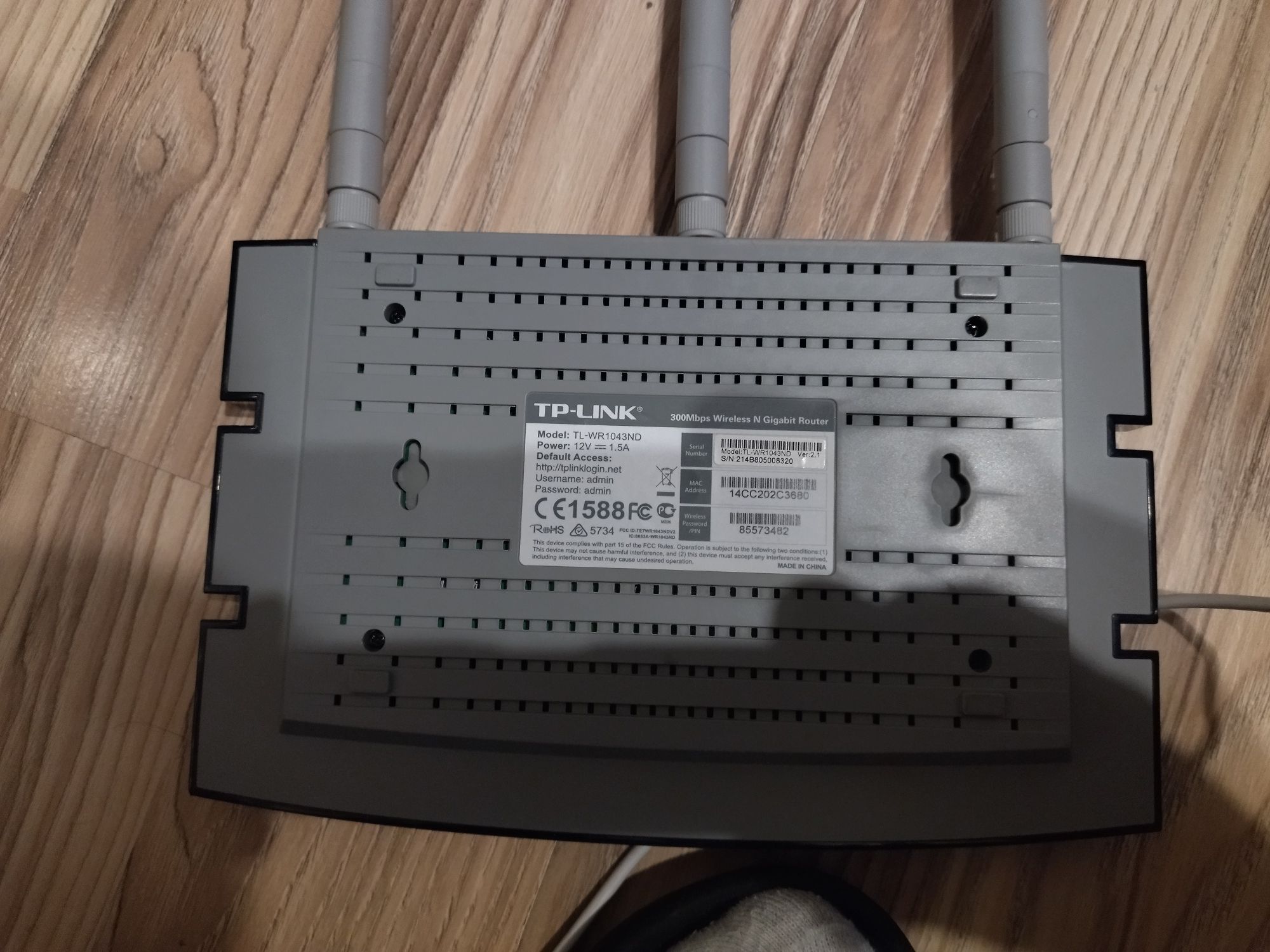 Router tp link TL-Wr1043nd