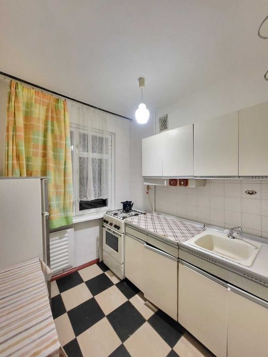 Здається 2 кімнатна квартира по вулиці Радченка.