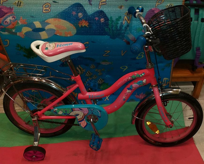 Продам детский велосипед на 16 дюймов диаметр колес Profi почти новый.