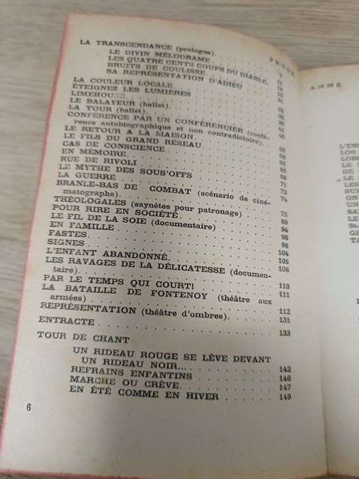 Livro"Spectacle" de Jacques Prevert.