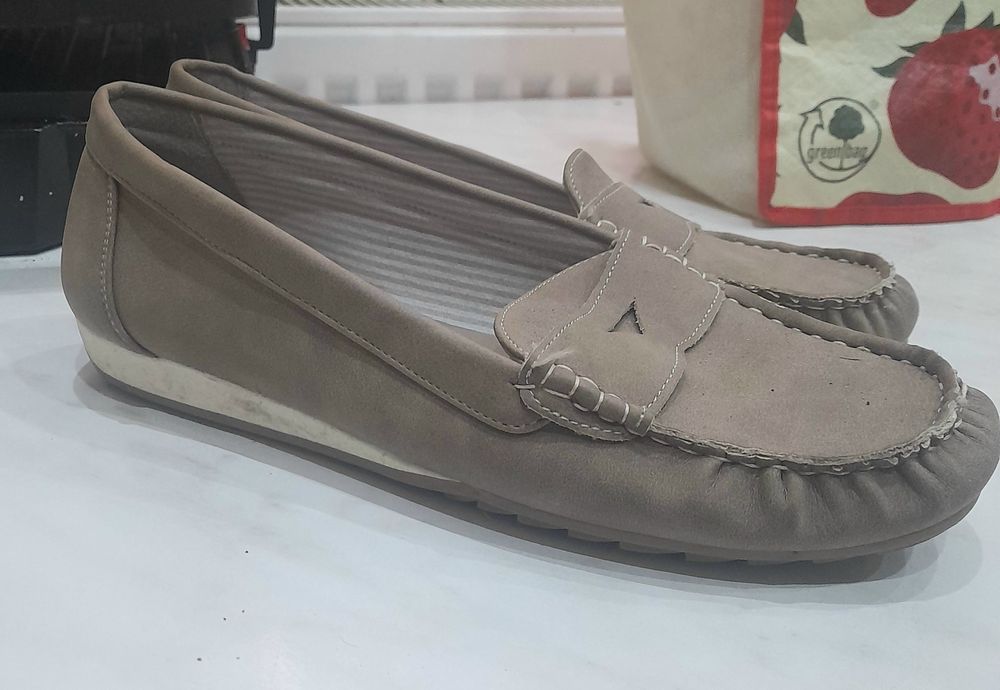 Lekkie,skórzane buty damskie,rozm.38