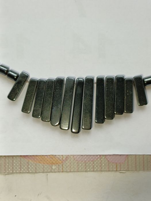 Бусы с агатом и подвеска с сердоликом.