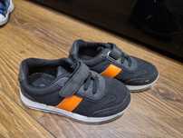 Buty chłopięce adidasy r.25