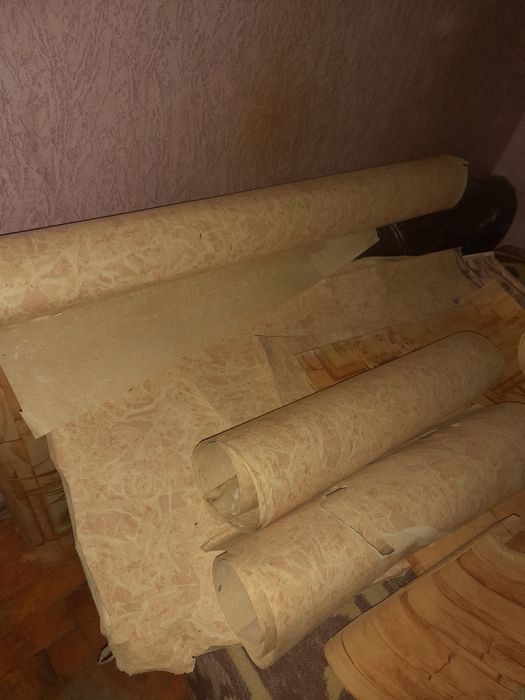 Обои на стену б/у