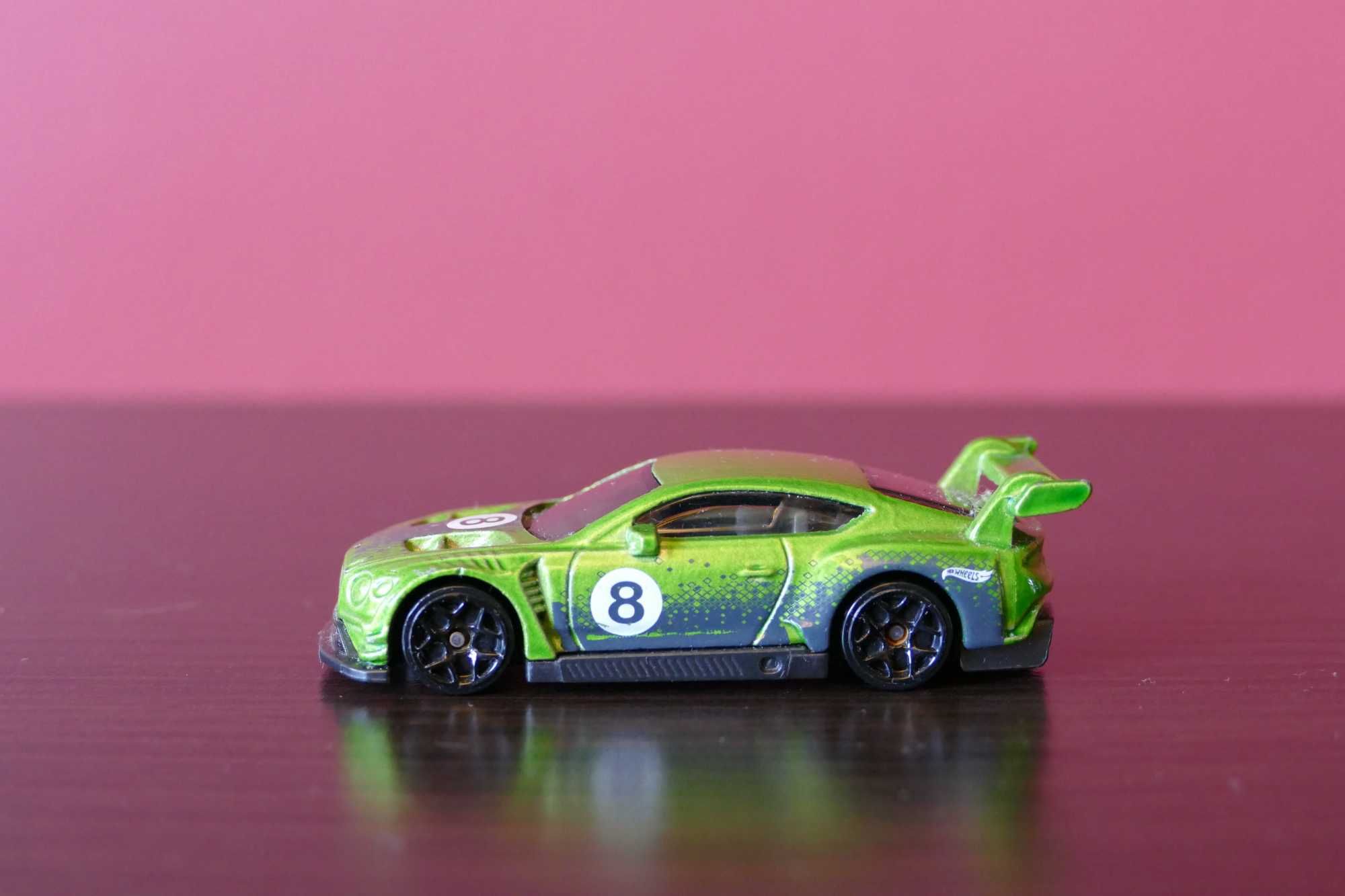 Hot Wheels autko "Resorak" Bentley Continental GT3 rocznik 2018