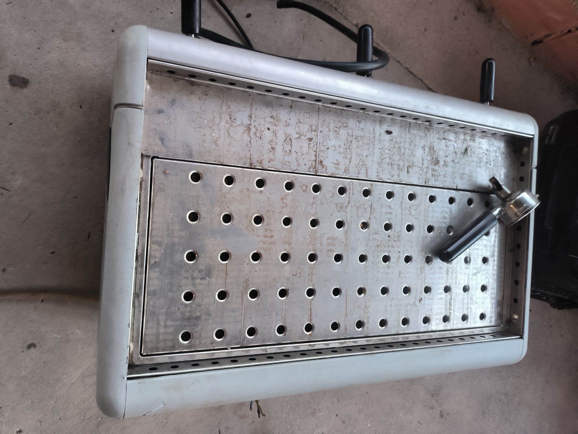 Vendo máquina de café industrial em bom estado geral pode vir ver