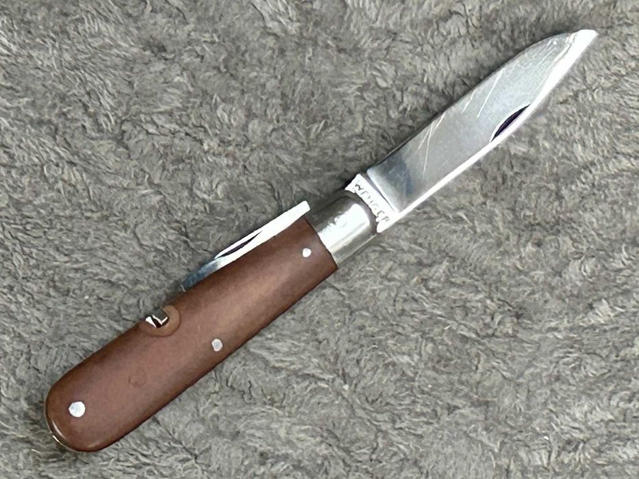 Kontraktowy scyzoryk szwajcarskiej armii - Wenger Tahara Soldier M1908