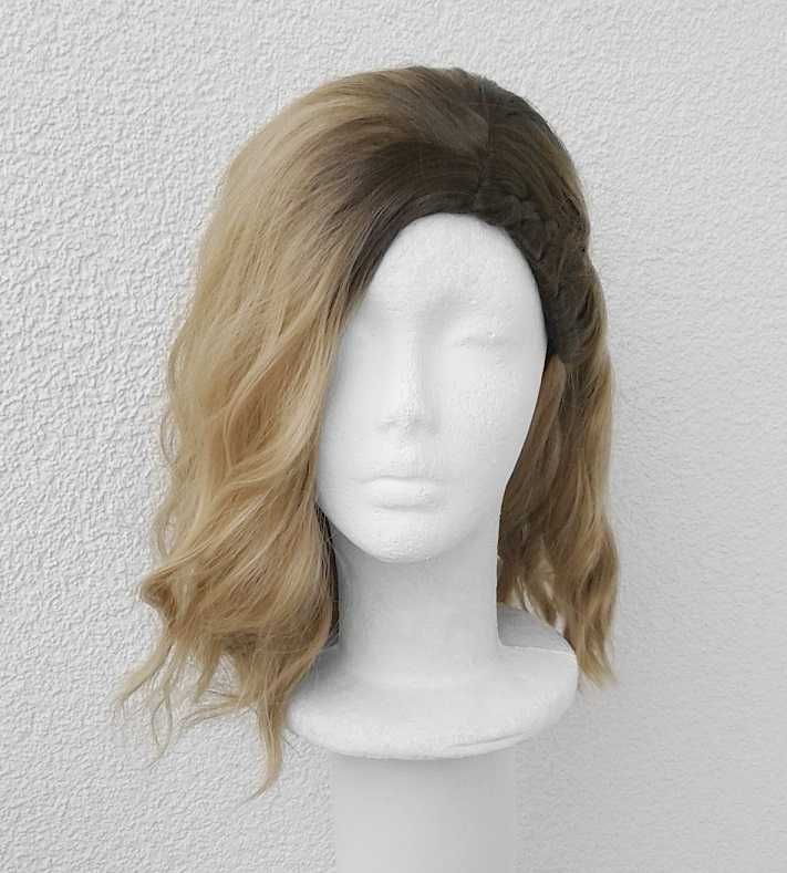 Peruka brązowa z odrostem falowana ombre cosplay wig Capitan Marvel