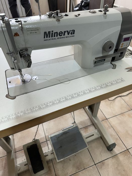 Швейна машинка Minerva