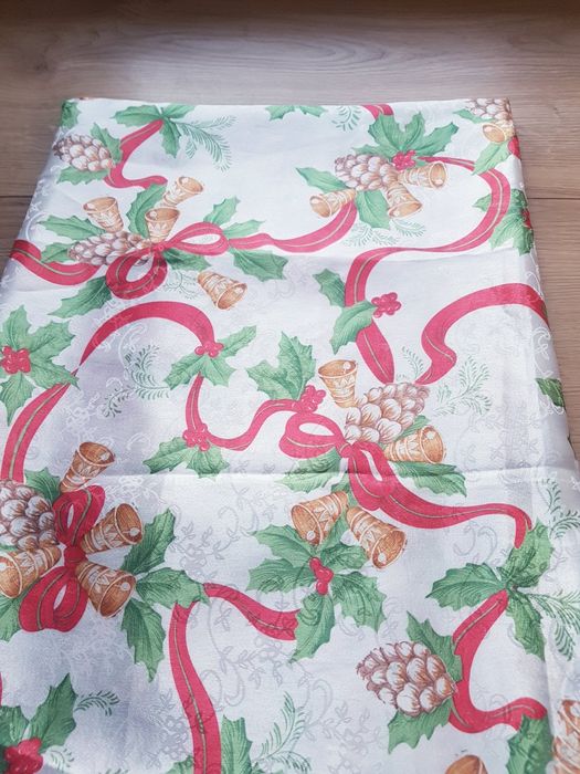 Obrus świąteczny 158x146cm