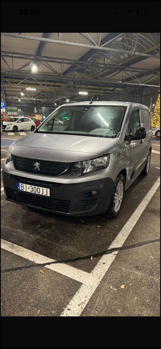 Pilnie Sprzedam peugeot partner 1.2 2020 rok