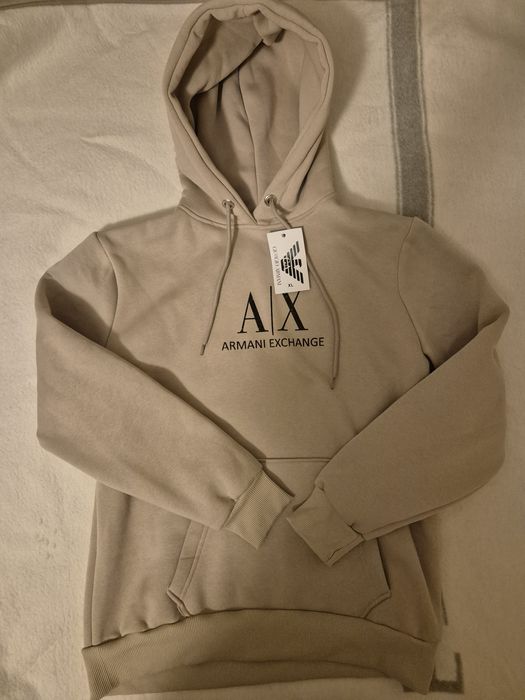 Bluzy damskie z kapturem