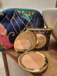 Too Faced Sun Bunny Natural Bronzer to podwójnie cieniowany bronzer
