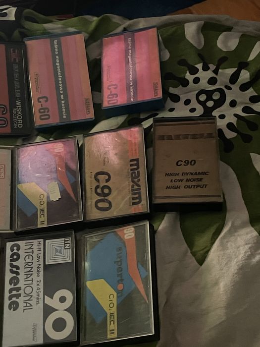 Zestaw dziesięciu kaset magnetofonowych do nagrywania