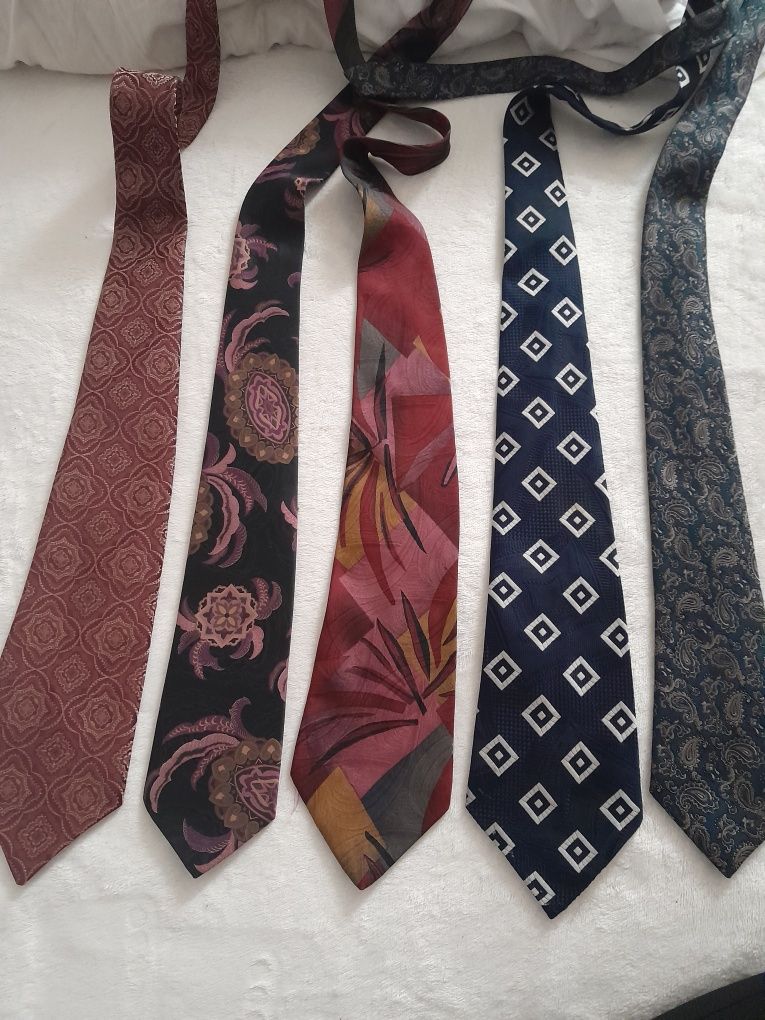 Krawaty różne stan idealny