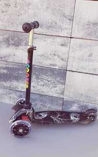 Trójkołowa hulajnoga scooter