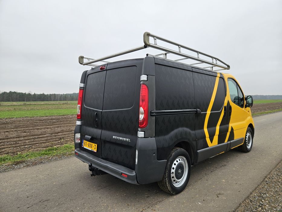 Opel_Vivaro_2.0_CDTI_ 146tys._przebieg_bagażnik_klima