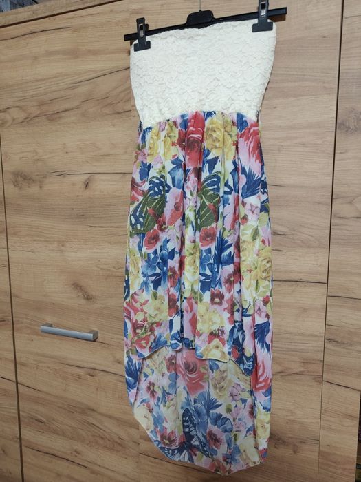 Sukienka bez ramiączek koronka kwiaty