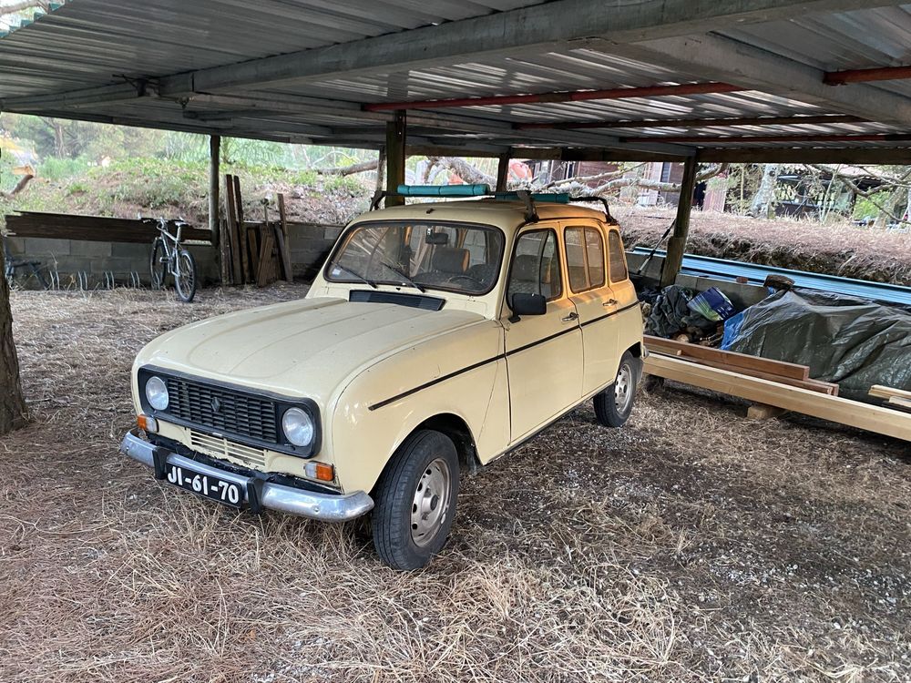 Carro Renault 4L a funcionar bem