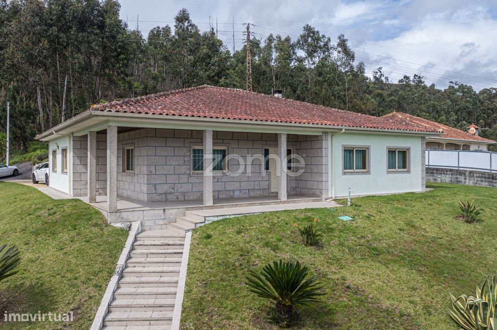 Moradia térrea Travassos, Póvoa de Lanhoso