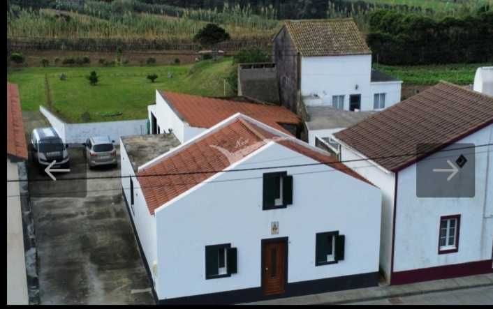 Vende-se Moradia nos Mosteiros ponta delgada