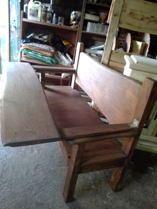 Escanos para turismo rural em castanho maciço velharias miudezas vária