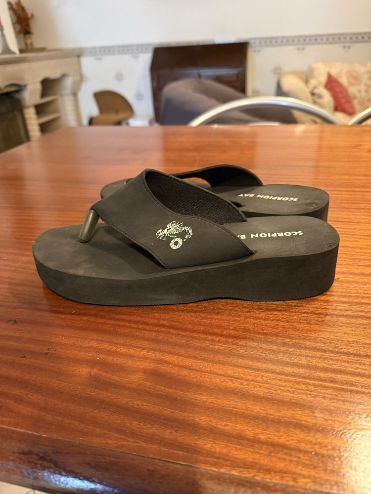 Chinelo preto, tamanho 41