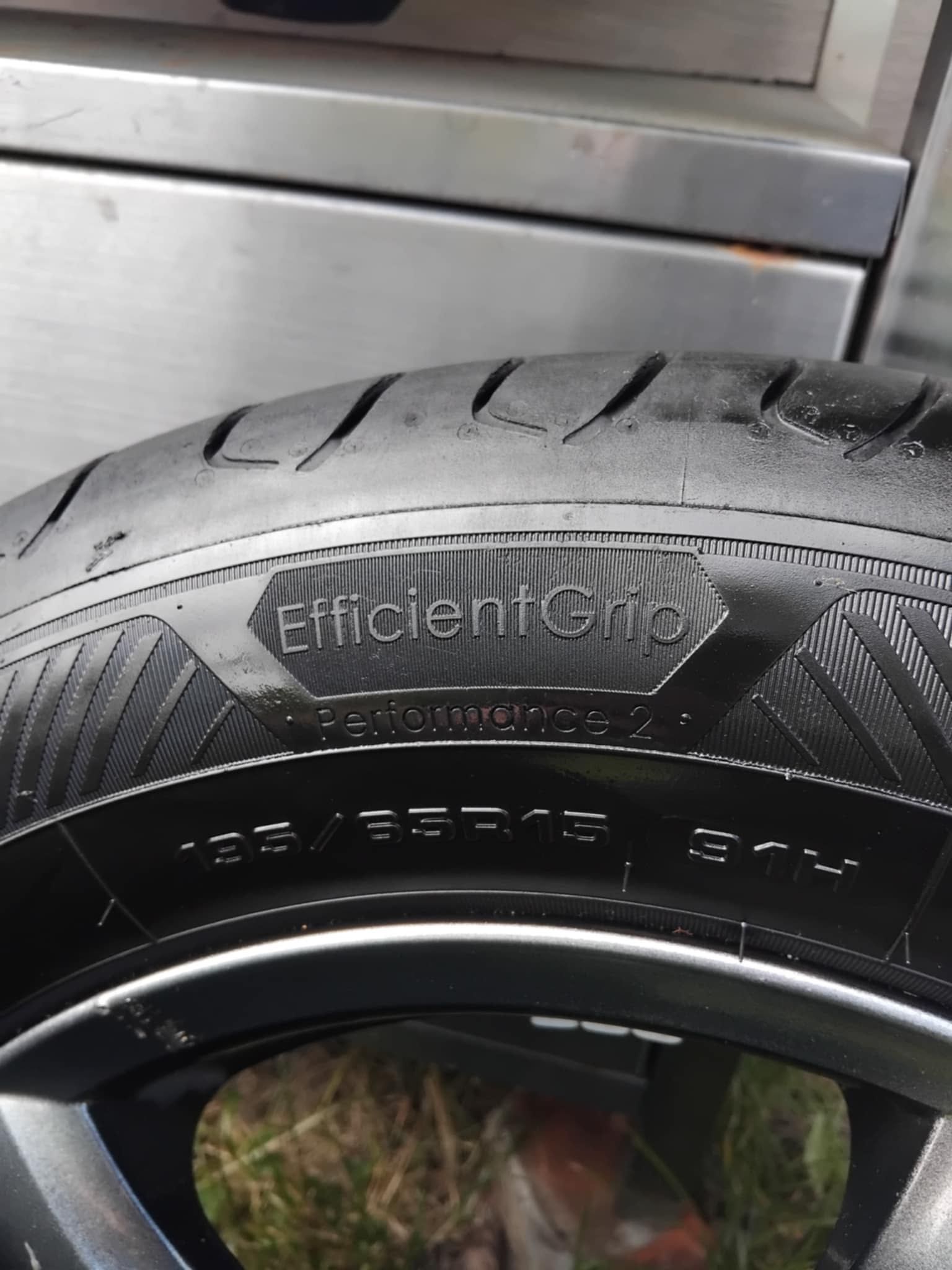 Opony  Good Year 195/65R15, rozstaw śrub 5x114,3