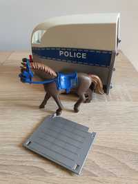 Playmobile koń z przyczepką policyjną