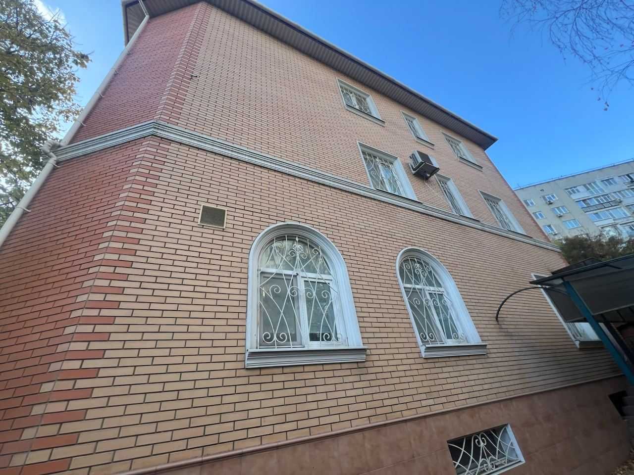 ТрёхЭтажный дом на Каманина Аркадия 900м.кв. участок 10 соток