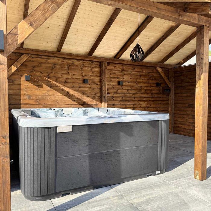 Wanna Jacuzzi Viskan SANDO – Luksusowy hydromasaż dla 6 osób, 52 dysze
