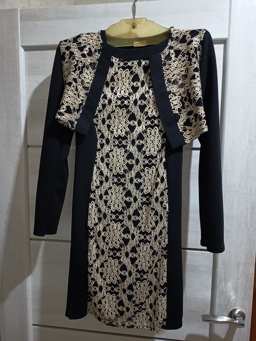 Продаю жіночу сукню