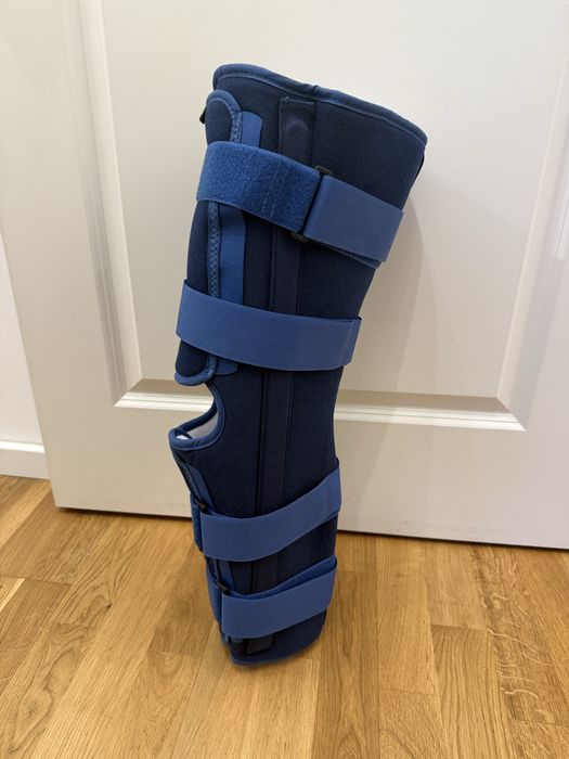 Orteza całkowicie unieruchamiająca kolano pod kątem 20°