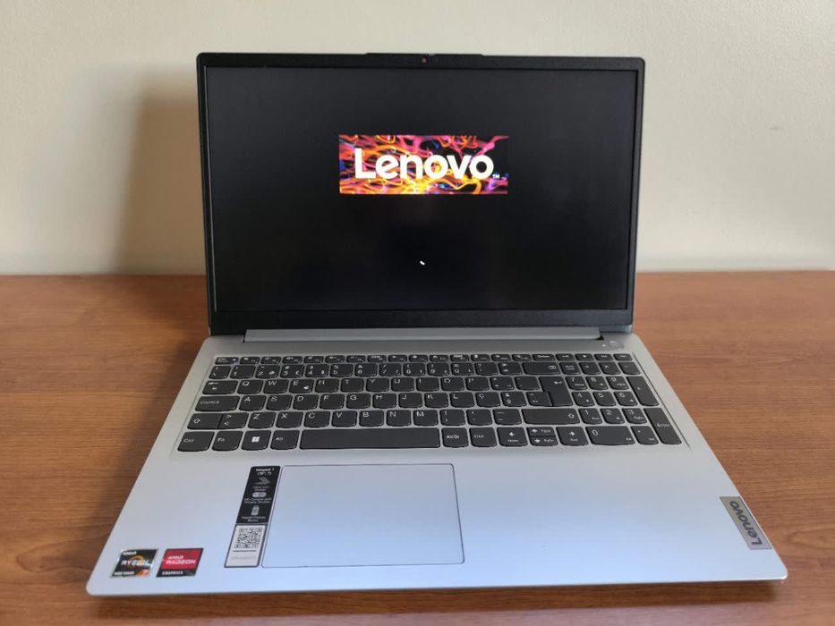 Portátil LENOVO IdeaPad 1 15ALC7 Ryzen 7 5700U 16 GB