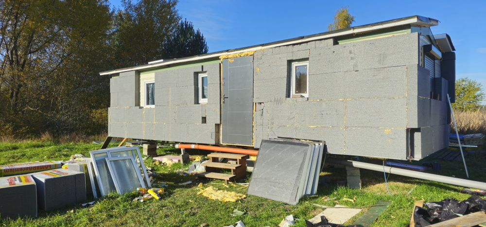 Sprzedam domek holenderski – w trakcie ocieplania, nowe okna